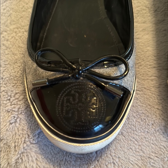 Women’s Tory Burch Black and Gray Skyler Flannel Sneaker Size 9 - Picture 3 of 6